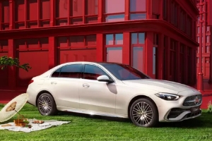  What are the C-class Mercedes Benz cars? There are 5 models on sale (from 320000 in the market)