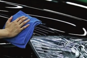 汽车车漆怎么保养 保养车漆可以粘贴车衣/打蜡/雨后及时洗车