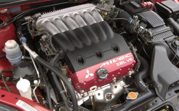 v12发动机是什么 12个缸的V型发动机