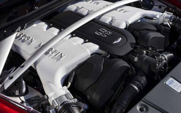 v12发动机是什么 12个缸的V型发动机