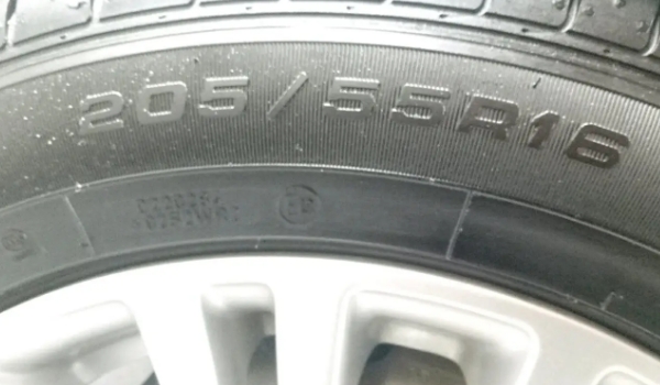 别克英朗轮胎规格尺寸 尺寸参数205/55 R16