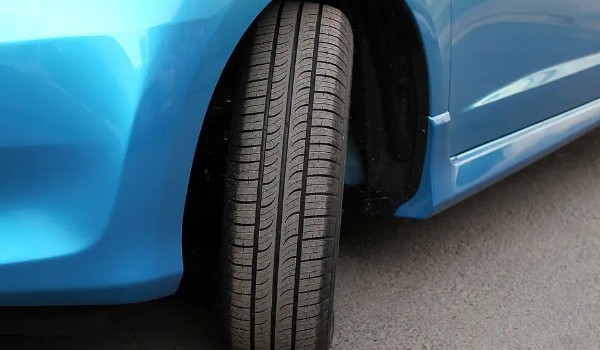 本田飞度轮胎气压多少最合适 胎压控制在2.3-2.7bar之间