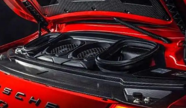 保时捷911的发动机是几缸的 3.7T六缸发动机(可输出650匹马力)