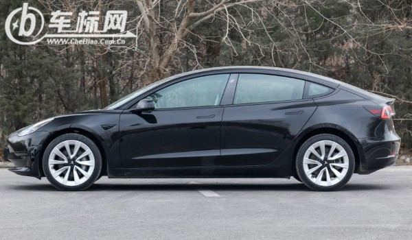 特斯拉model32022款价格 2022款model3售价27万(落地28万)