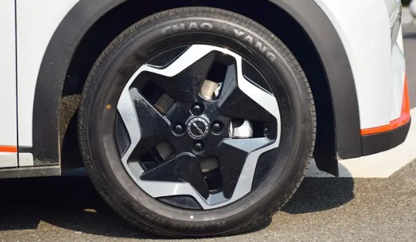 比亚迪海豚轮胎尺寸是多少 轮胎尺寸205/50 r17(朝阳轮胎)