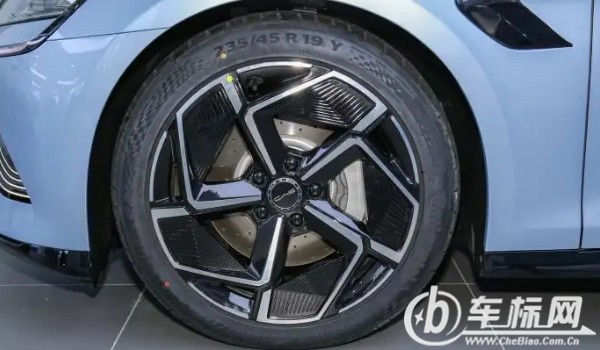 比亚迪海豹轮胎品牌是什么 马牌轮胎品牌(干湿路面操控好)