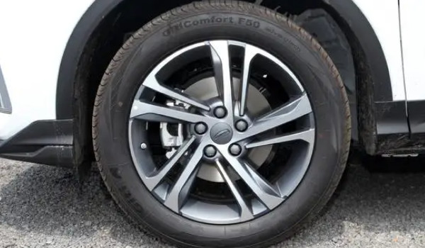 吉利缤越轮胎是什么牌子 两种轮胎品牌(马牌和玲珑轮胎)