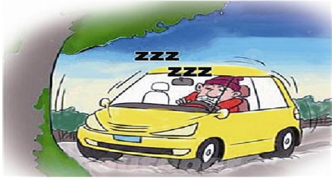 车里开空调睡觉一夜多少油，2.5L排量每小时平均油耗2L-3L