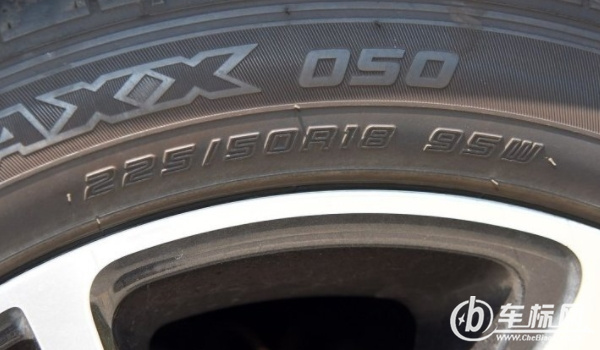 汽车轮胎的规格型号怎么看 轮胎侧面的数字加字母标记可以看出