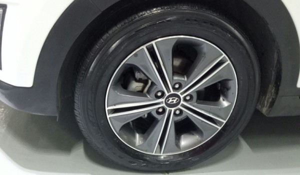 现代ix25轮胎尺寸大小 尺寸为215/60 r17(轮毂尺寸17寸)