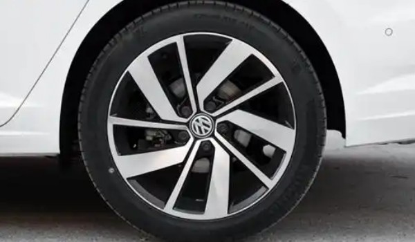 速腾轮胎尺寸是多少 轮胎尺寸为225/45 r18