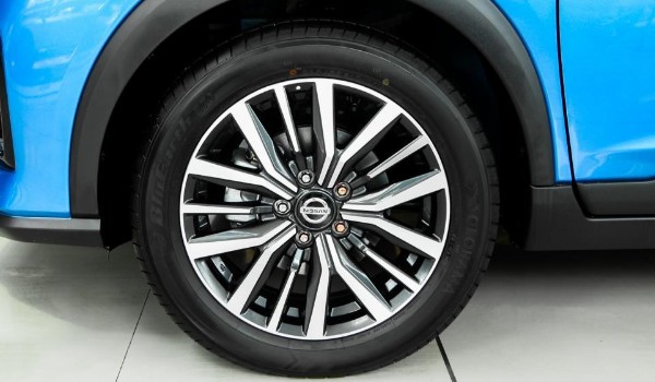 劲客轮胎尺寸多少 轮胎尺寸为205/55 r17