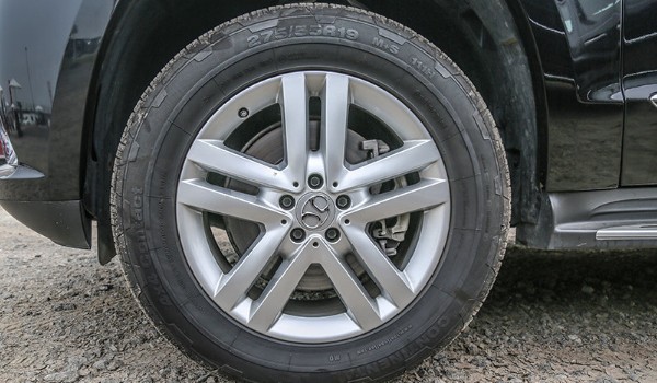 bj90轮胎尺寸是多少 轮胎尺寸275/50 r20(胎宽275mm)