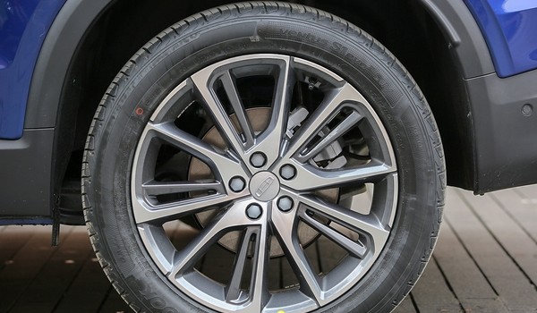 吉利星越s轮胎是什么型号 尺寸为245/45 r20(胎宽245mm)