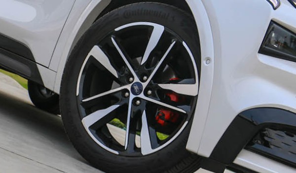 福特evos轮胎型号规格 尺寸为255/45 r20(胎宽255mm)