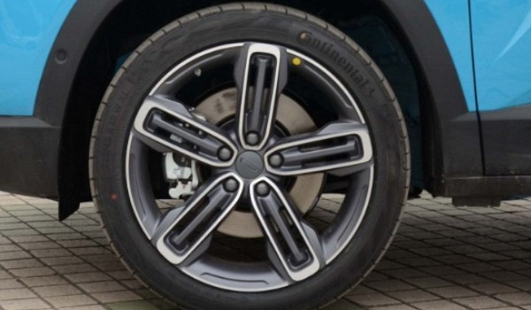 吉利icon轮胎型号多少 规格为225/45 r19(尺寸比较大)