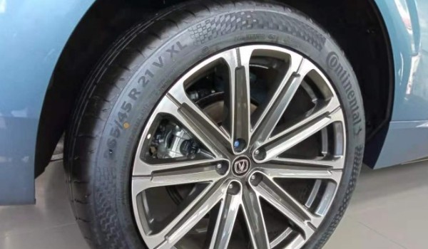 长安unik轮胎型号规格 尺寸为265/45 r21(胎宽265mm)
