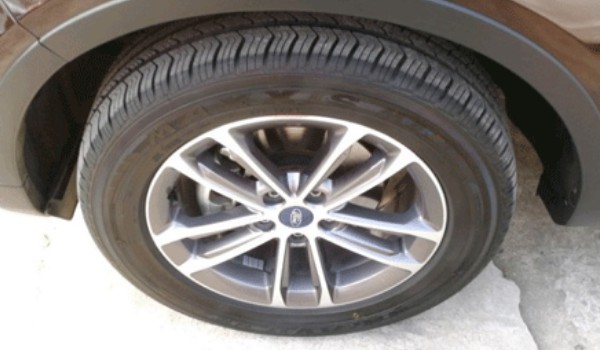 领界轮胎型号是多少 尺寸为235/50 r18(胎宽235mm)
