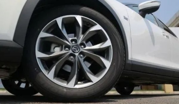 马自达cx4什么轮胎品牌 韩泰品牌(排水性能好)