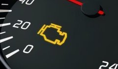 发动机故障灯亮是什么原因 油品、机油缺失、氧气传感器故障