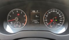 大众速腾仪表盘右上角的小2代表什么 显示油耗，行驶时间，行驶里程（很重要）