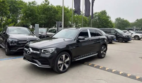 glc300l奔驰价格 厂商指导价格是42.78-53.13万元